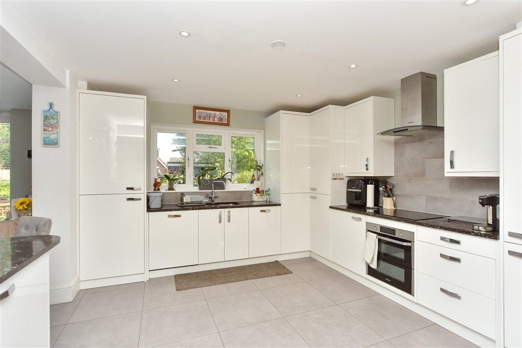 Property photo 1 of 18 Kitchen
