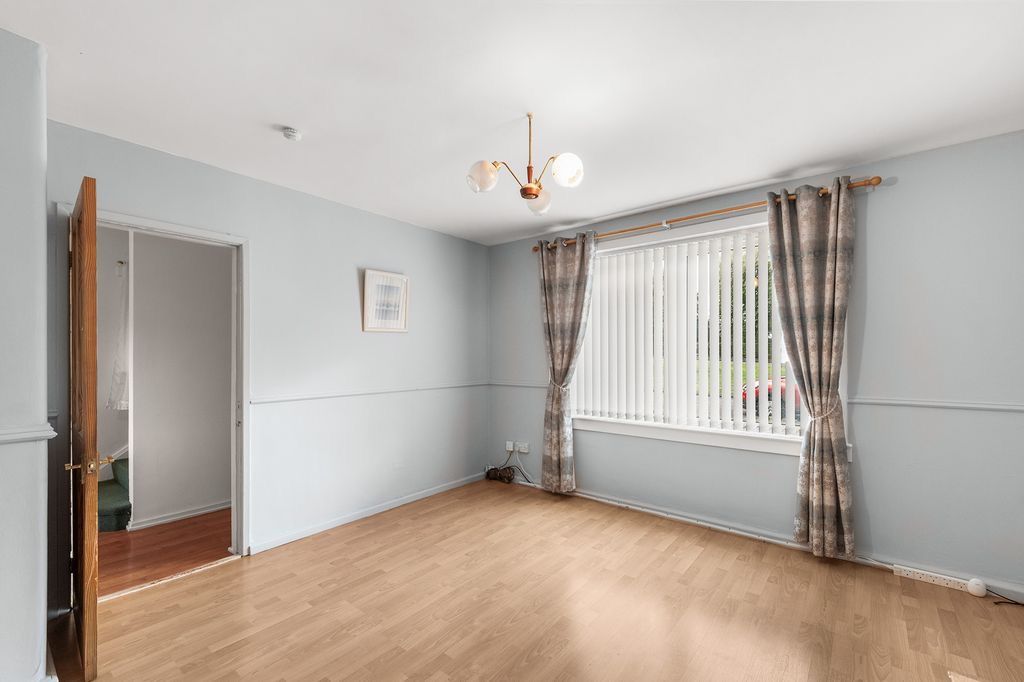 Property photo 3 of 21 4440728
