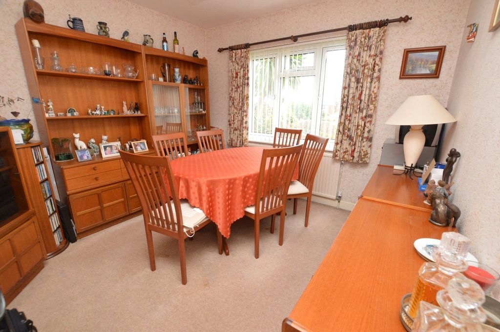 Property photo 3 of 13 Dining Room