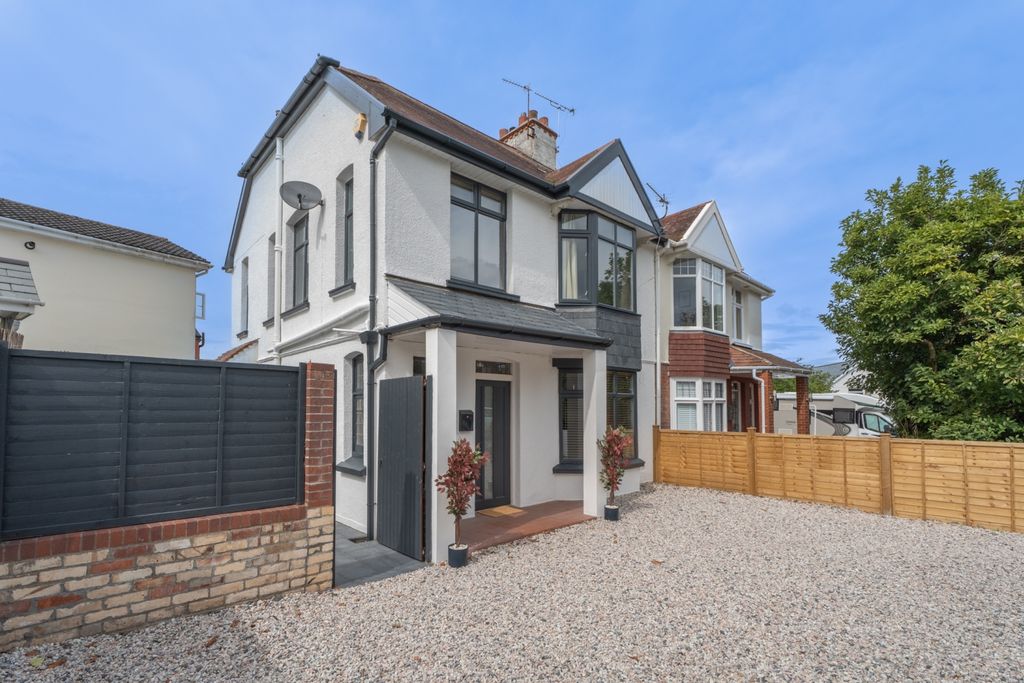 Property photo 3 of 23 Dsc02627-Hdr