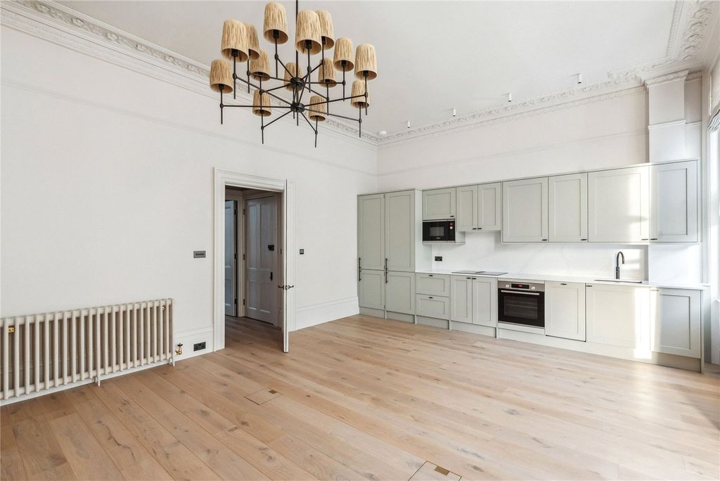 Property photo 3 of 9 Picture 3