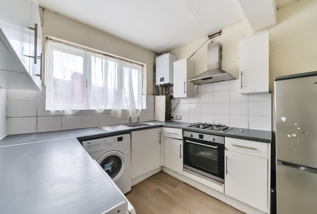 Property photo 2 of 9 2-6814E3145442E-1...