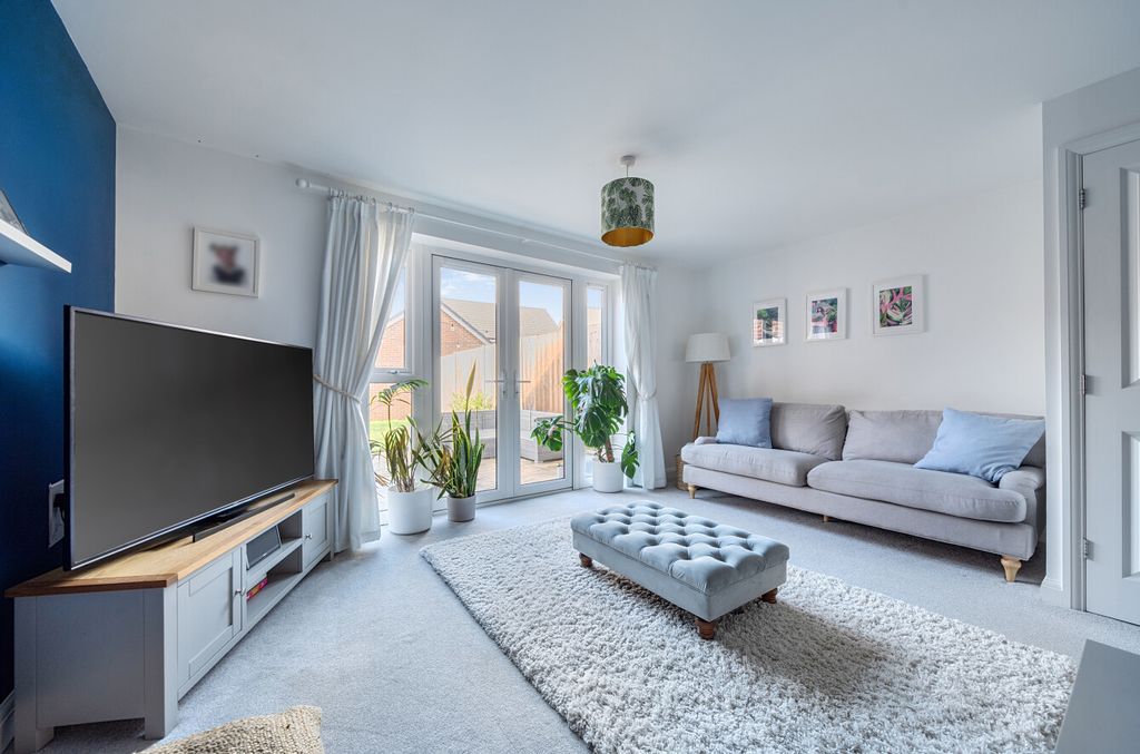 Property photo 2 of 12 1404031-21-697A13...