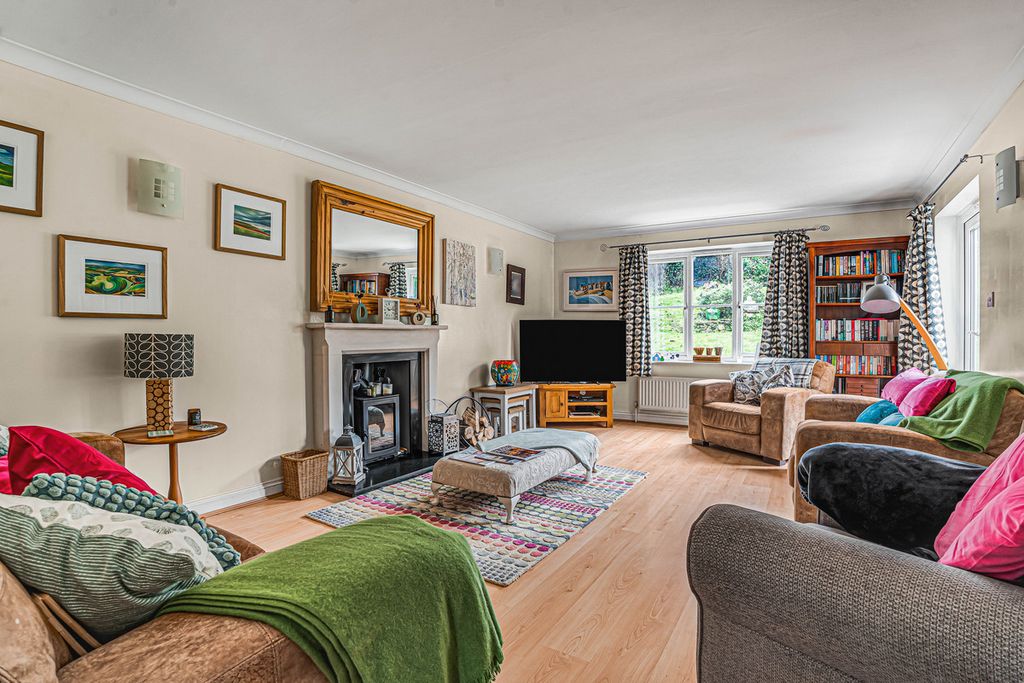 Property photo 2 of 38