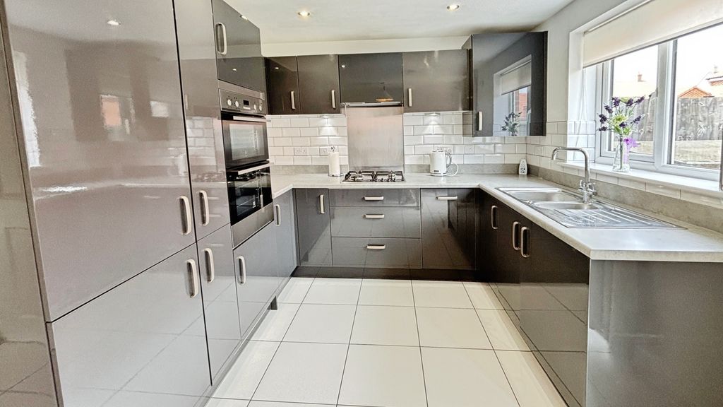 Property photo 2 of 15 Kitchen