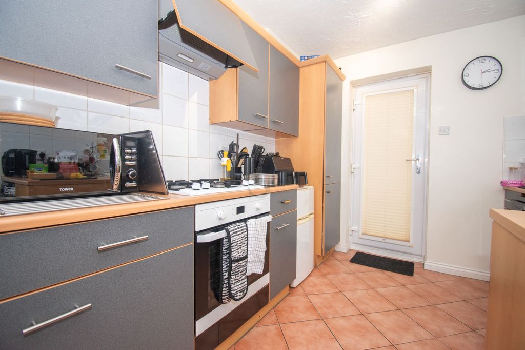 Property photo 3 of 13