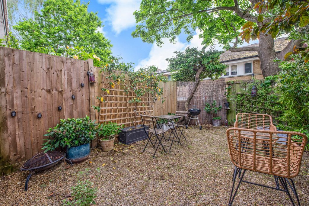 Property photo 2 of 15