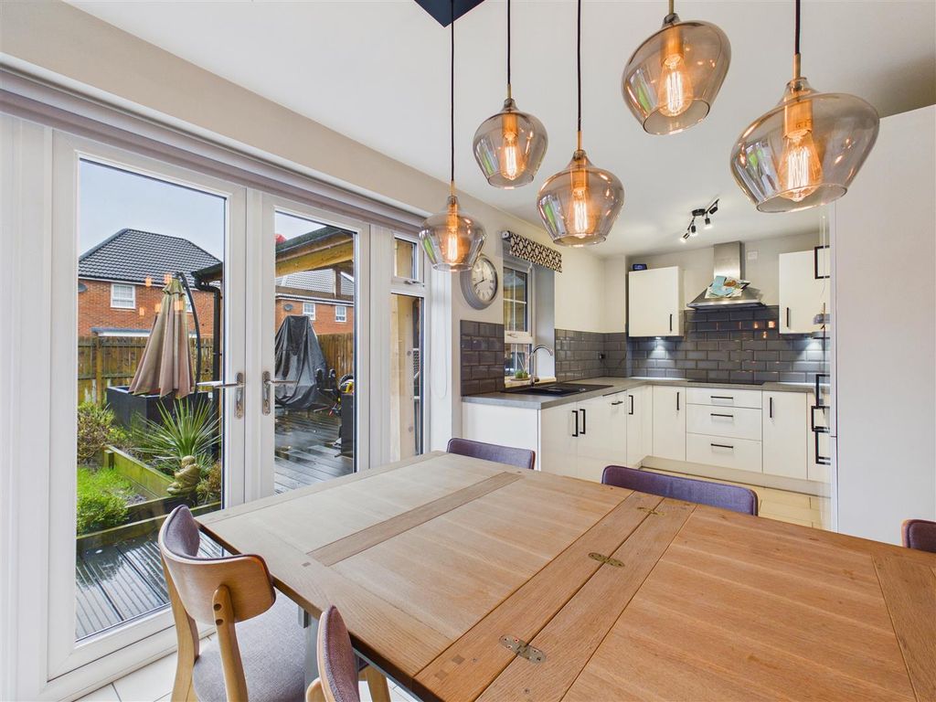 Property photo 2 of 14 Dining Kitchen