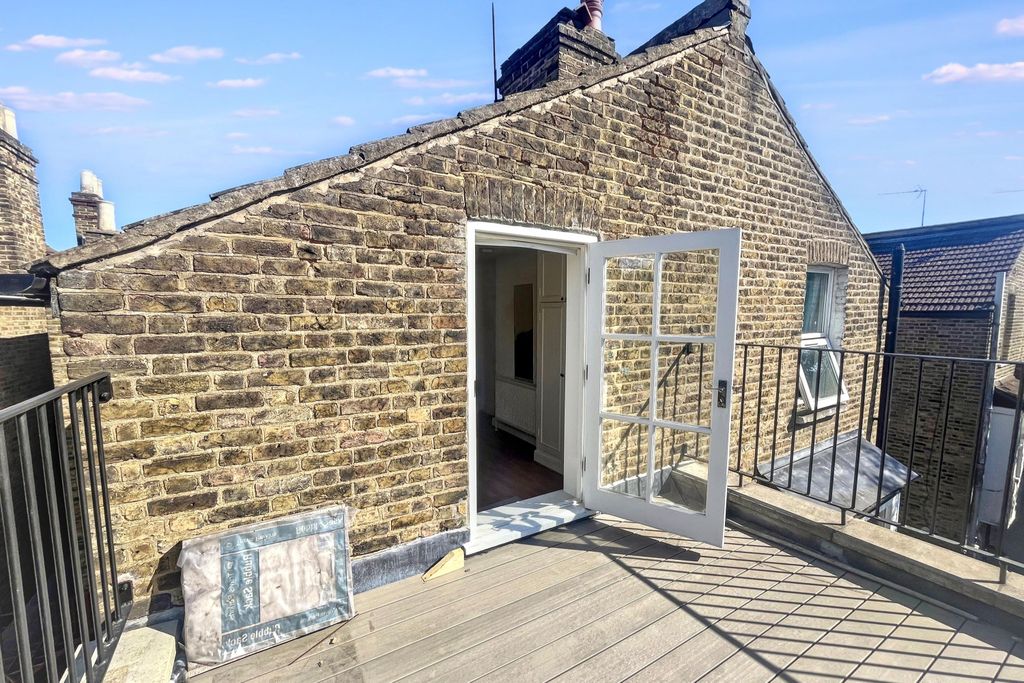 Property photo 3 of 10 Flat 4, 52 Gleneagle Road, Streatham, London, Sw16 6Af