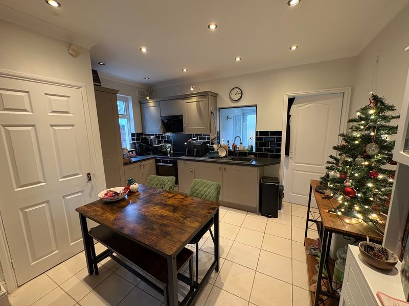 Property photo 2 of 7 Photo 6