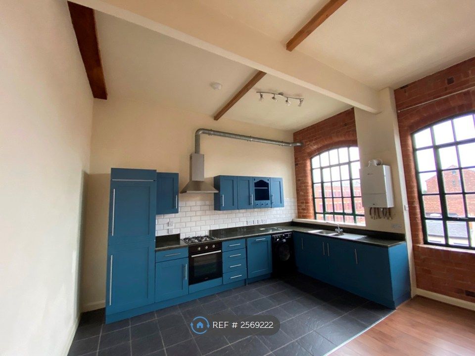 Property photo 3 of 10 Kitchen