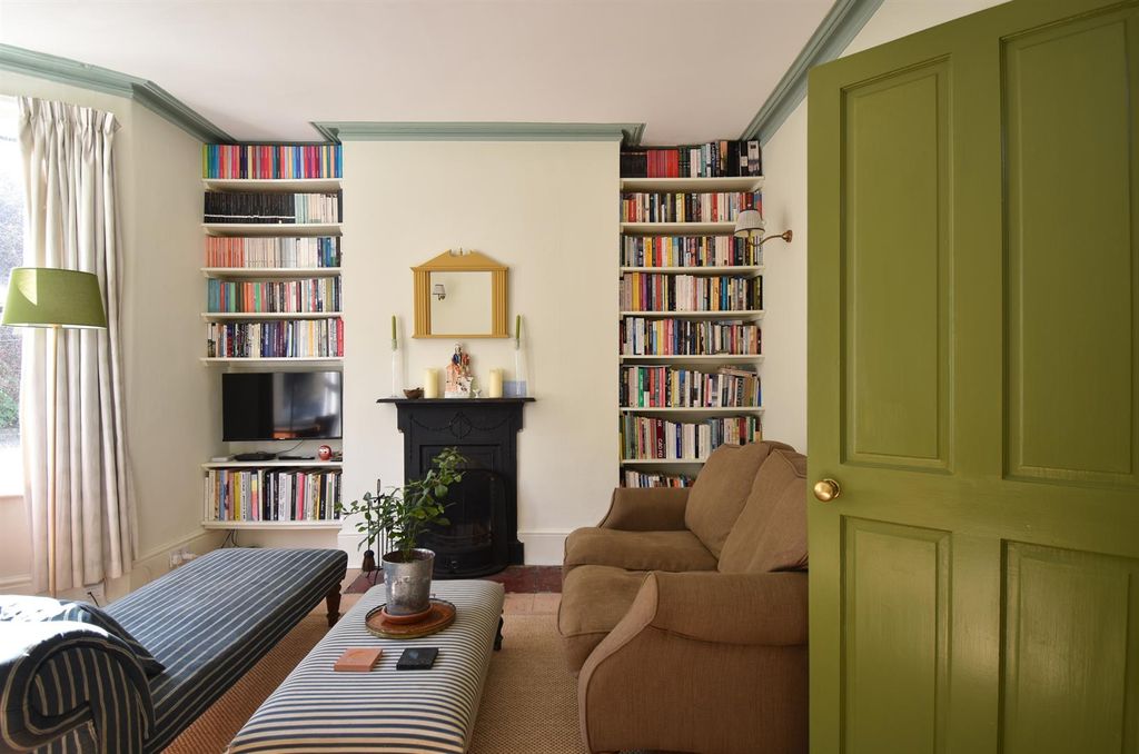 Property photo 2 of 19 Living Room