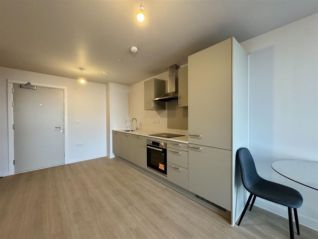 Property photo 2 of 14 Kitchen Pic 4.Jpeg