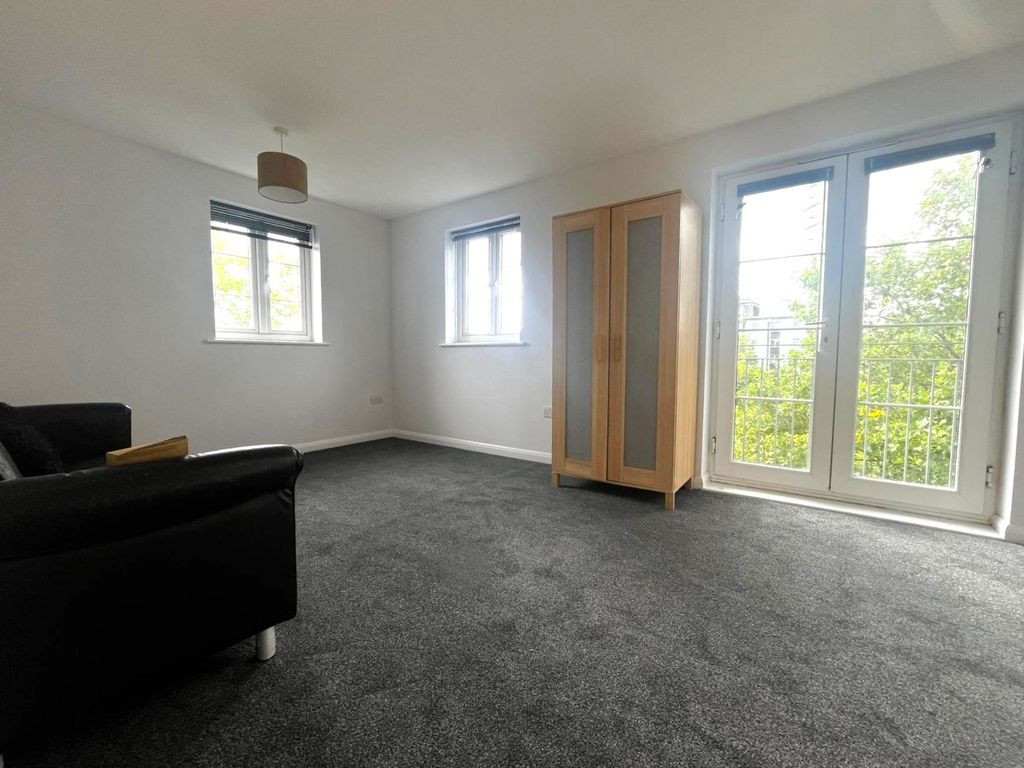 Property photo 3 of 7