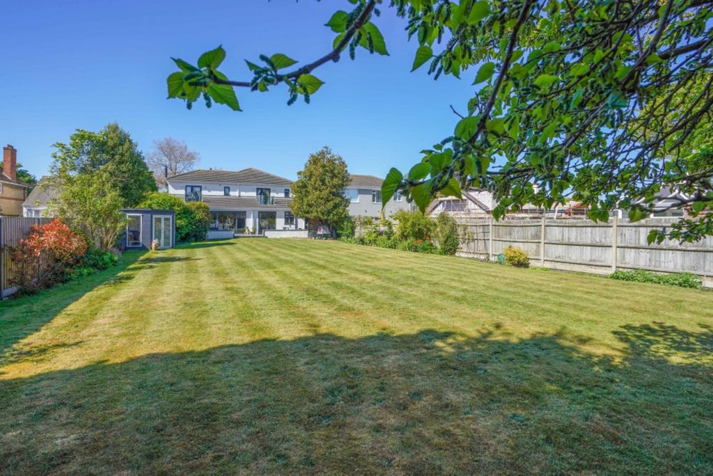 4 bed detached house for saleYarmouth Road, Lowestoft NR32