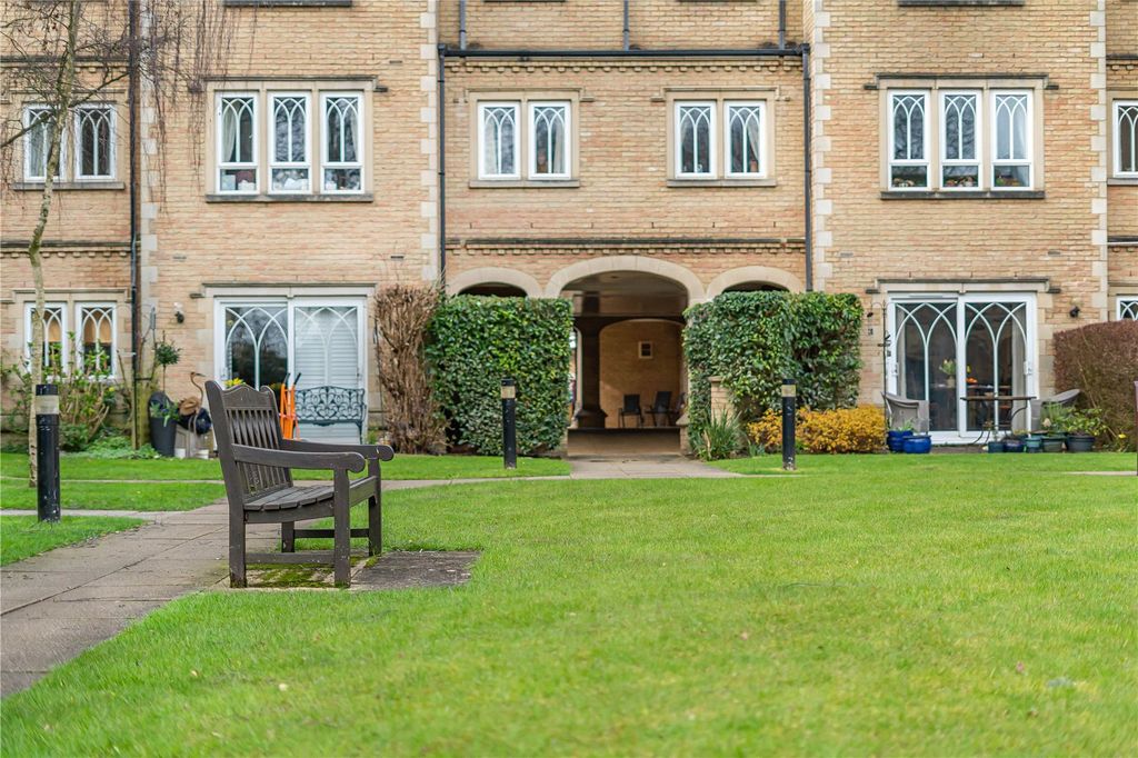 Additional image 18 of 3 bed flat for saleThe Cloisters, Pegasus Grange OX1.