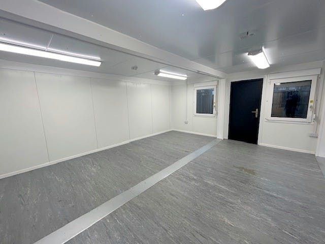 Property photo 3 of 5 Office Interior i.Jpg