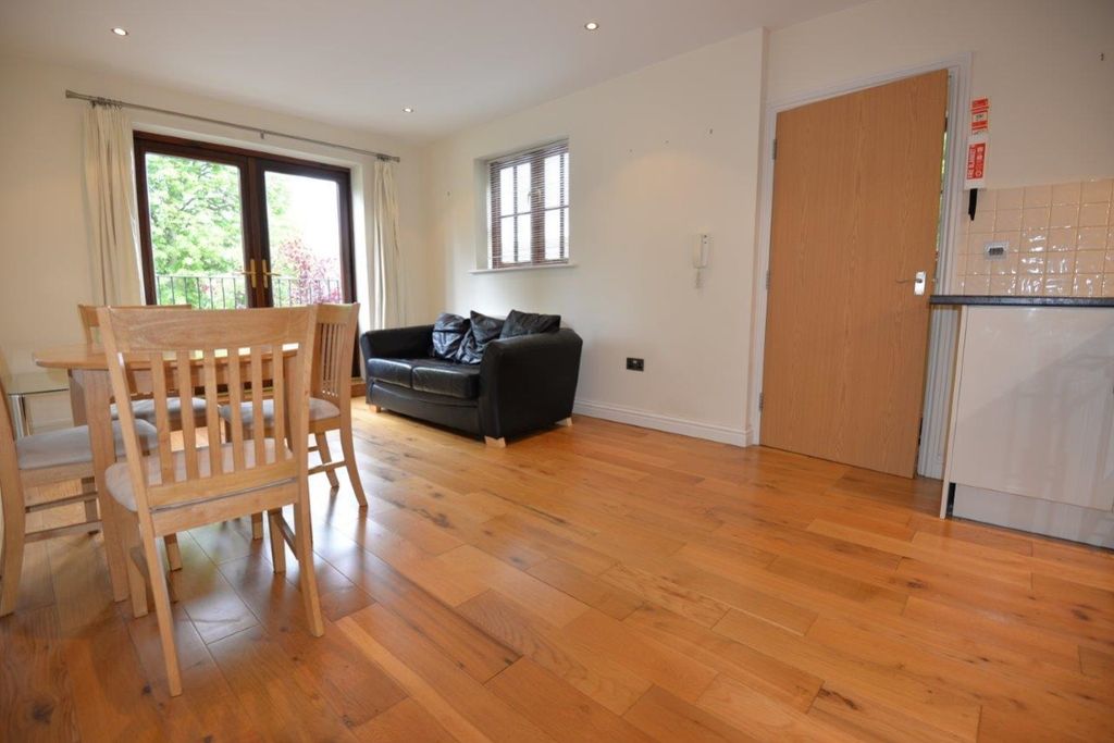 Property photo 3 of 6 3