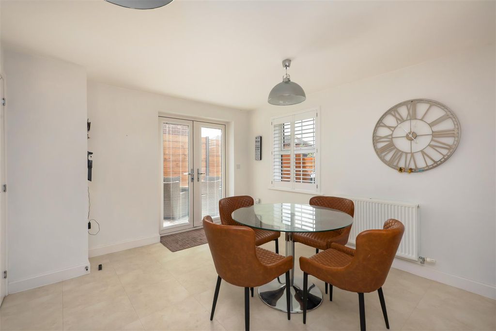 Property photo 3 of 19 Hobnail Path, Aylesham, Canterbury