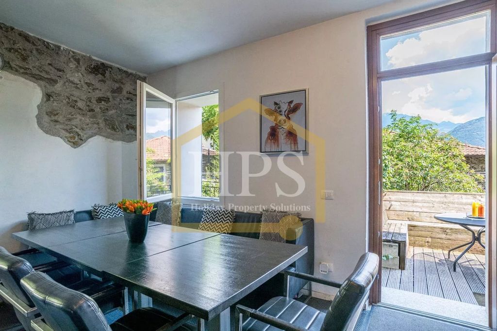 Property photo 2 of 32