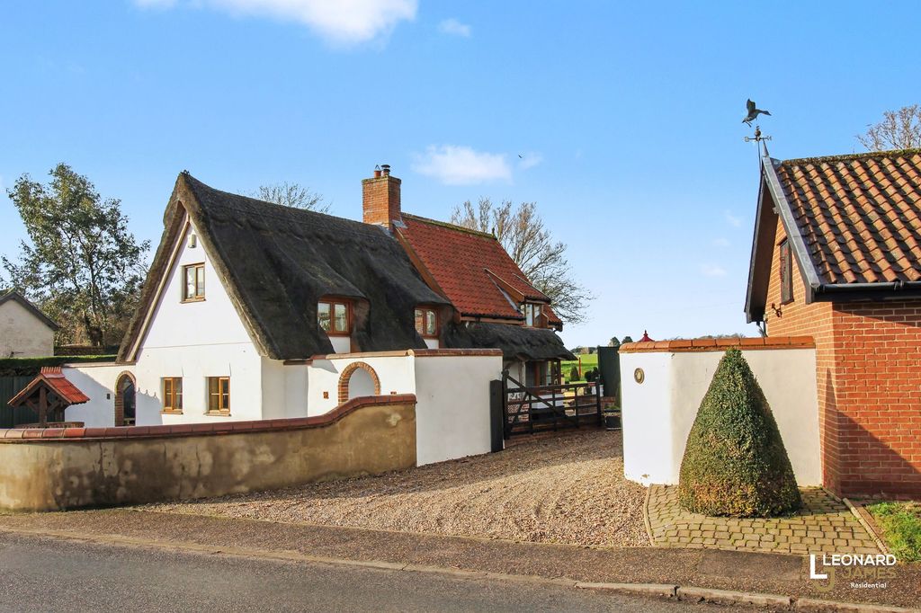 Property photo 1 of 36 Entrance