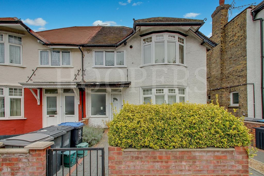 Property photo 2 of 8