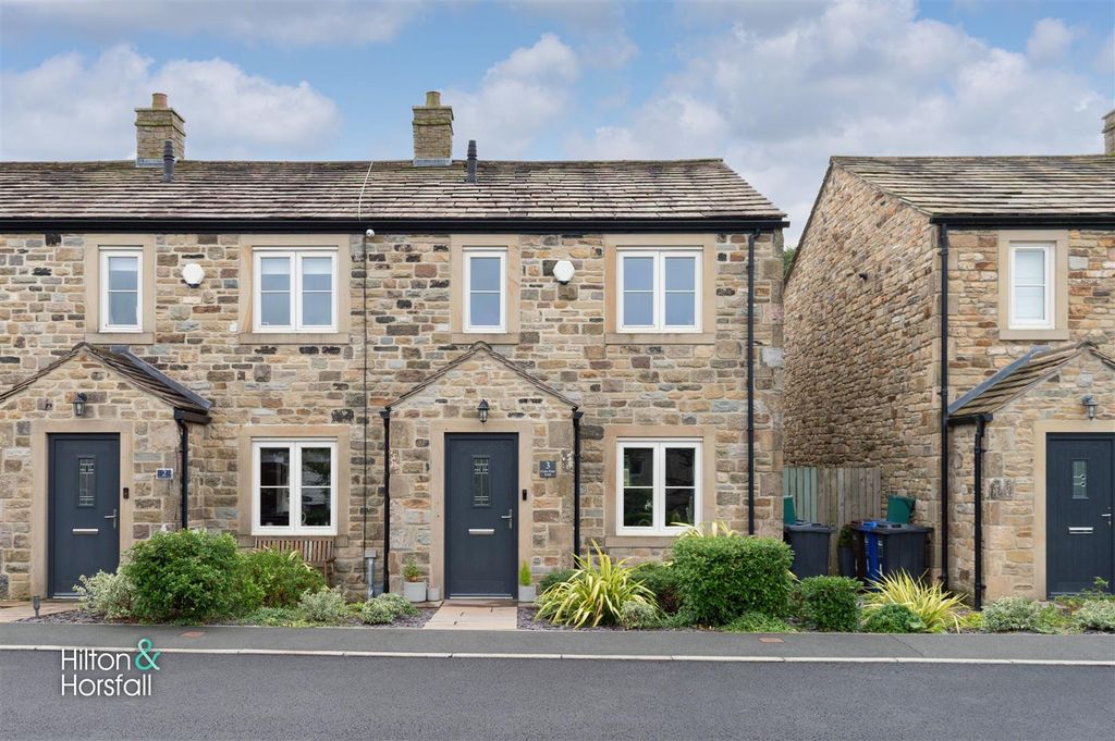 Property photo 1 of 19 Crow Foot Fold