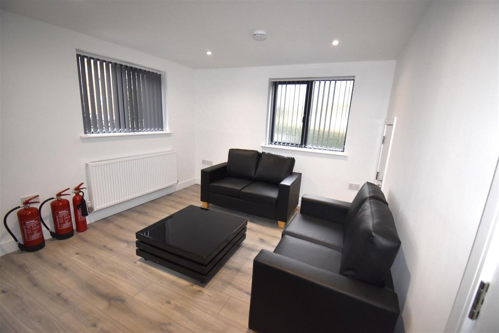 Property photo 3 of 7 1.Jpg