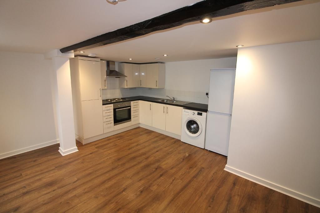 Property photo 2 of 7 Kitchen / Lounge