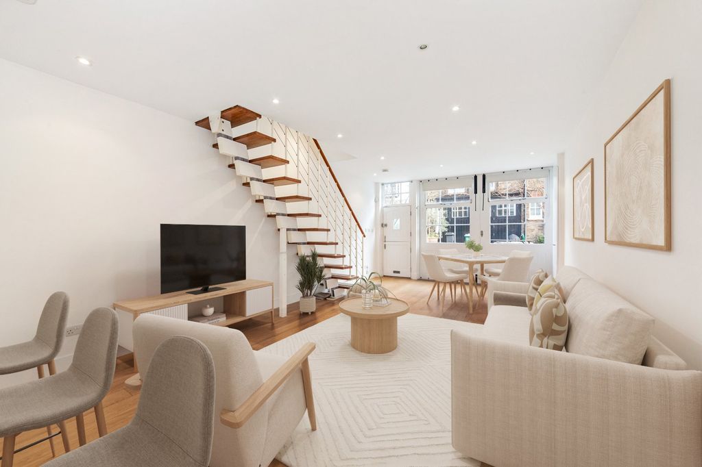 Property photo 2 of 12 Ground Floor