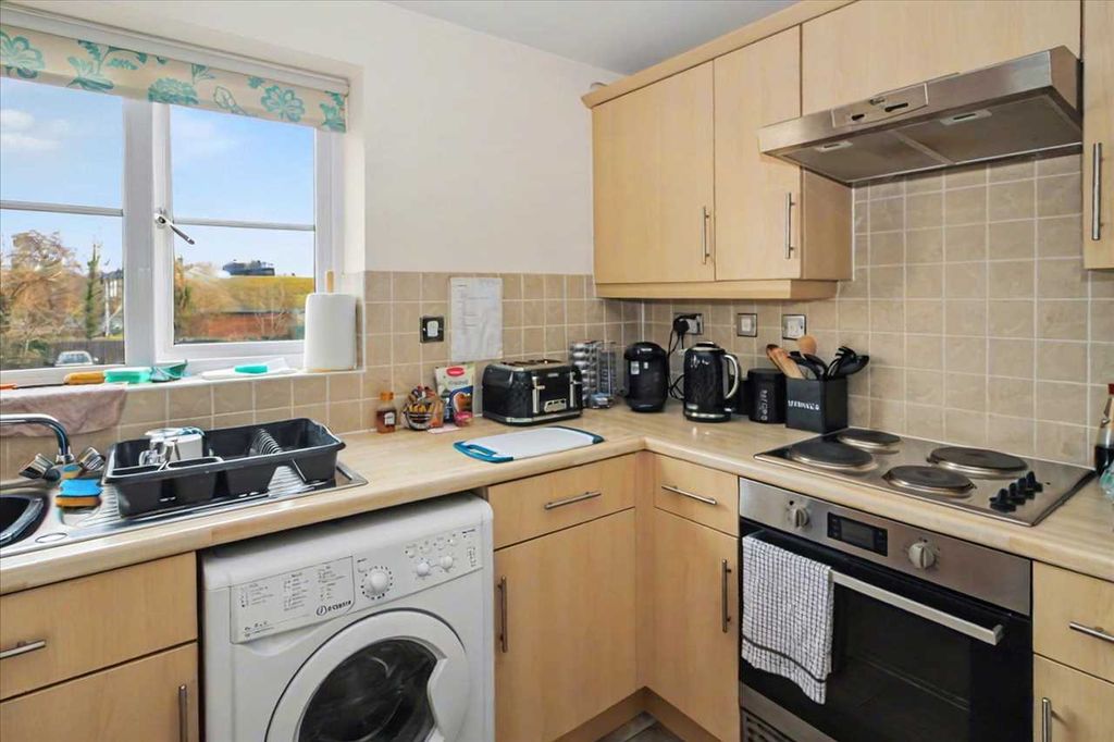 Property photo 2 of 8