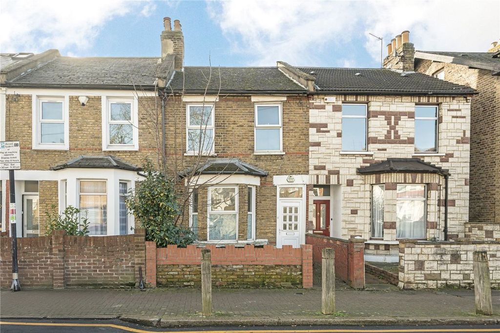 Property photo 1 of 11