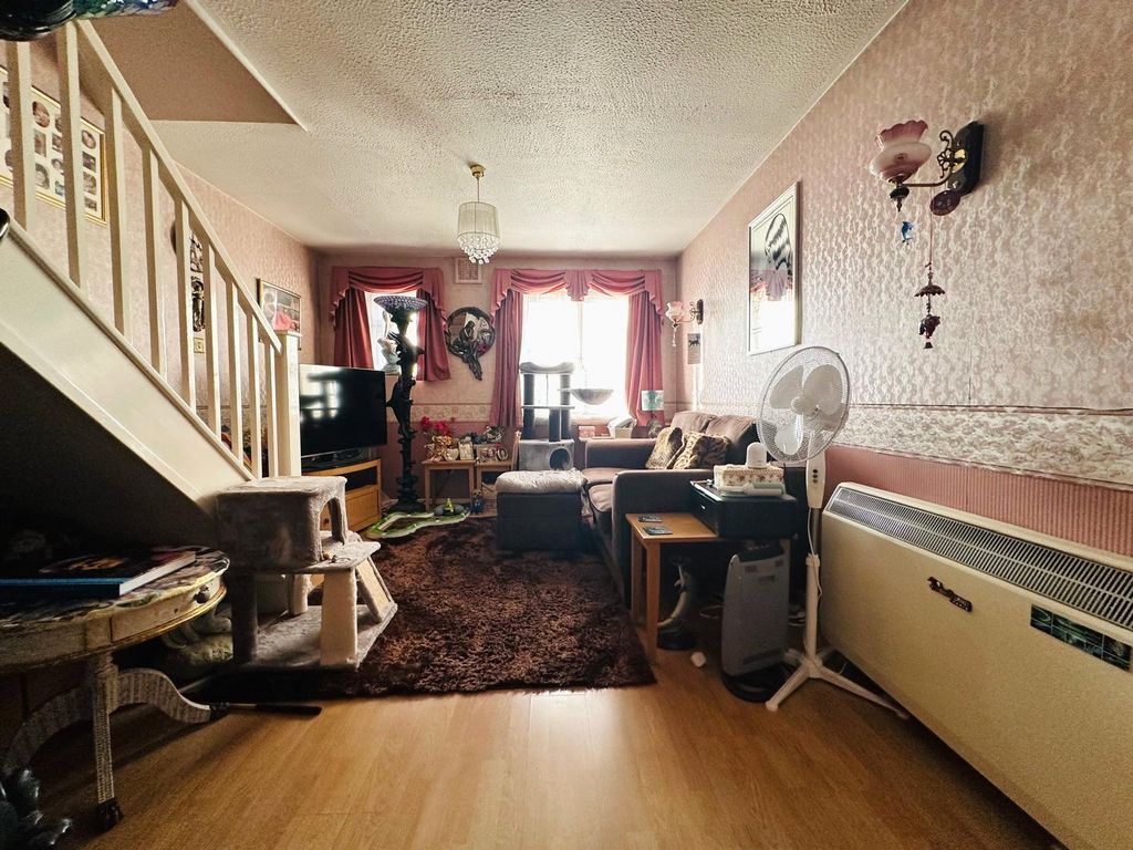 Property photo 3 of 13 Picture 3