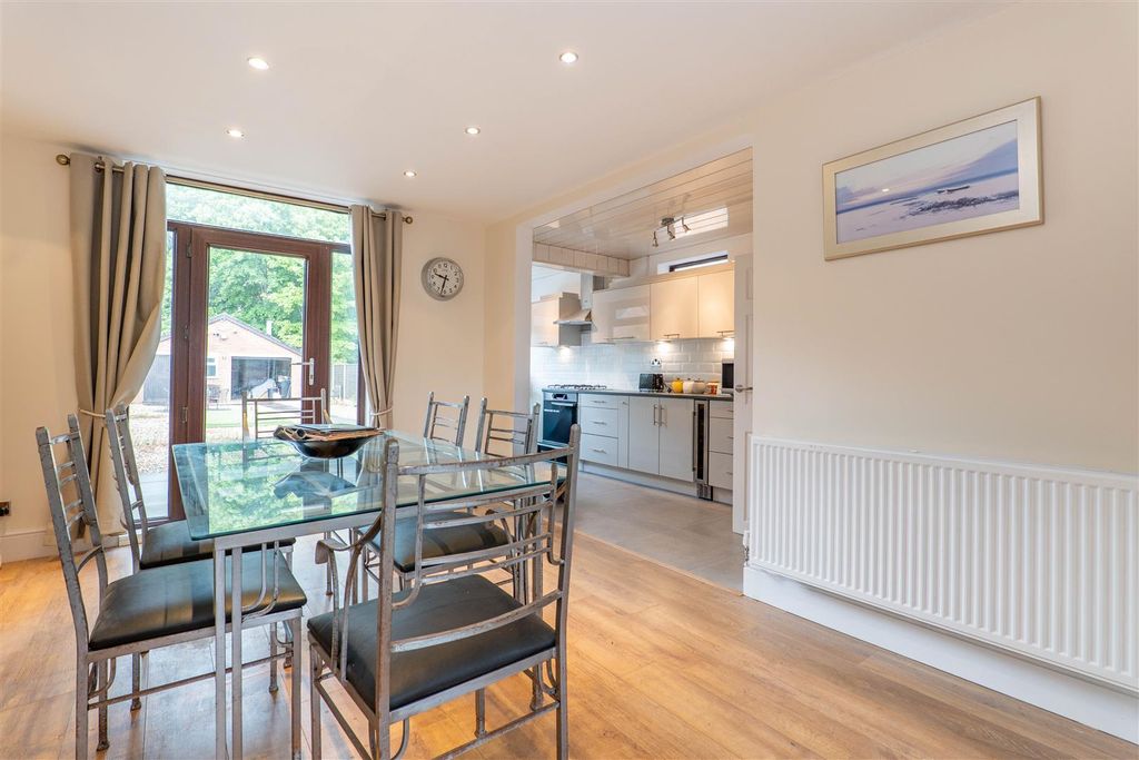 Property photo 3 of 33 Dining Room