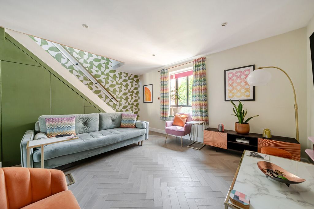 Property photo 1 of 17 1486400-15-6A47c7...