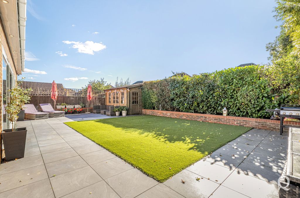 Property photo 3 of 24 666Abdec-9660-463...
