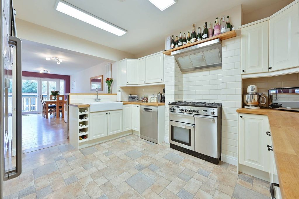 Property photo 3 of 30