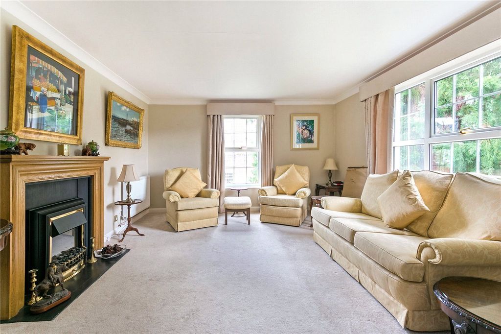 Property photo 2 of 12 Sitting Room