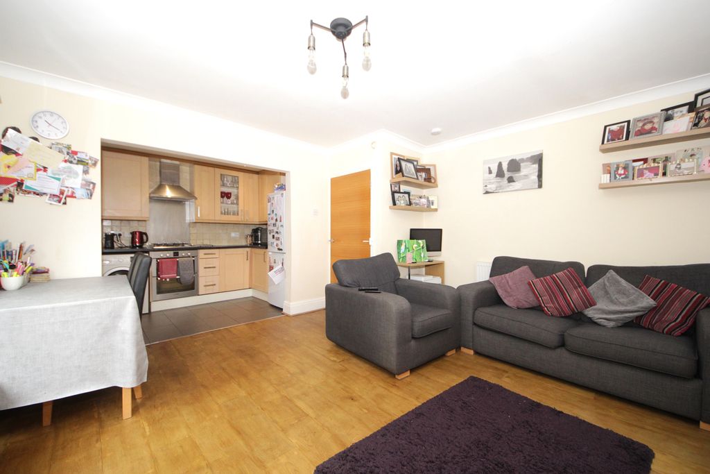 Property photo 1 of 10 Two Bedroom Maisonette For Sale