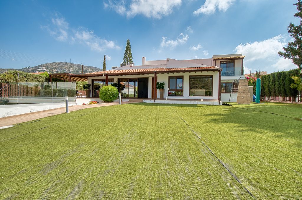 Property photo 3 of 71