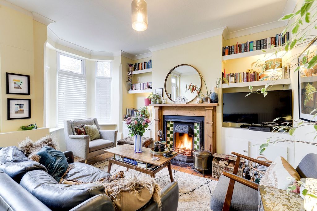 Property photo 2 of 19