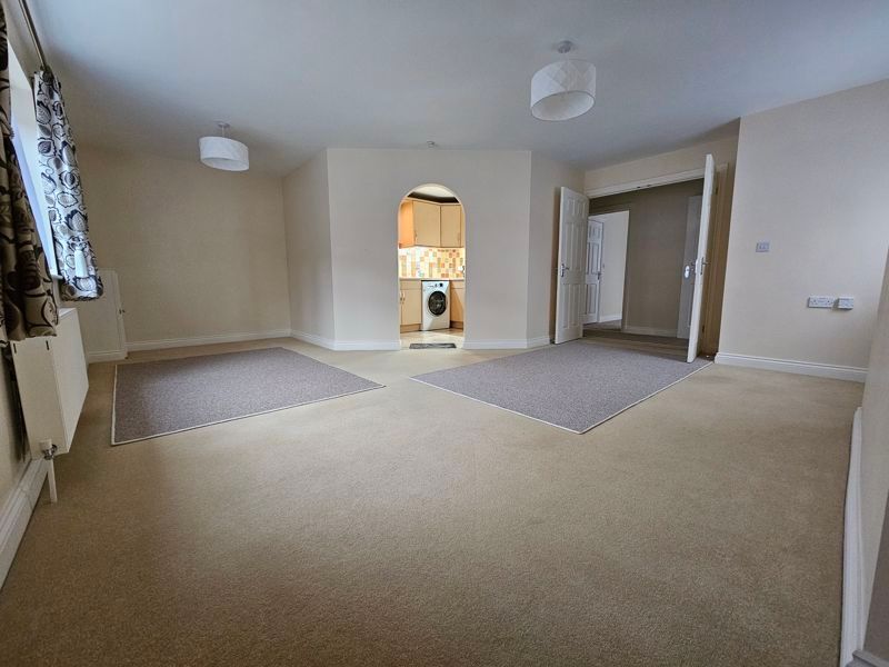 Property photo 3 of 7 Photo 6