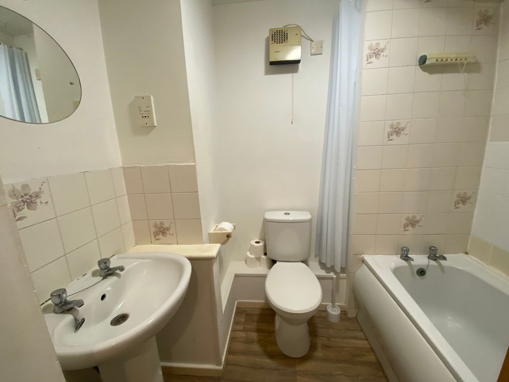 Property photo 3 of 4