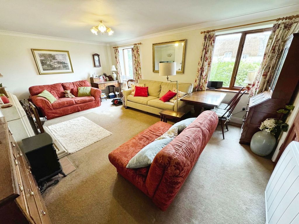 Property photo 2 of 31