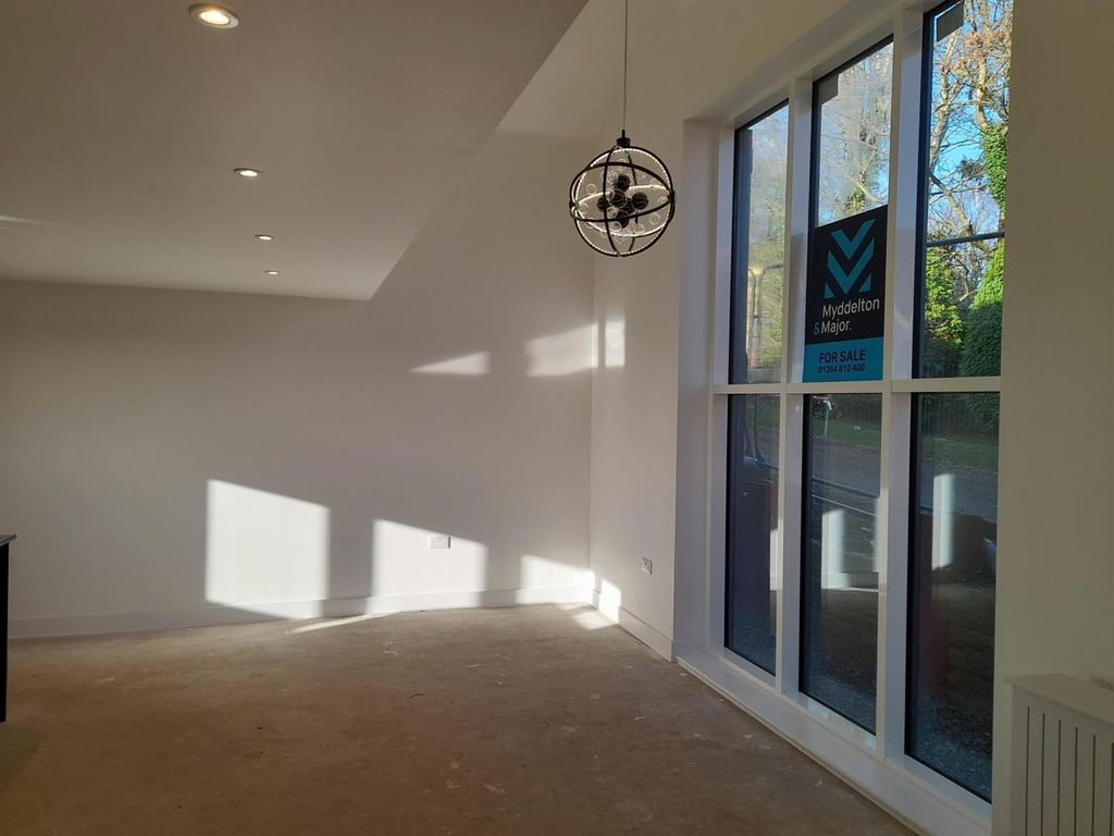 Property photo 3 of 16 20251219_131509.Jpg