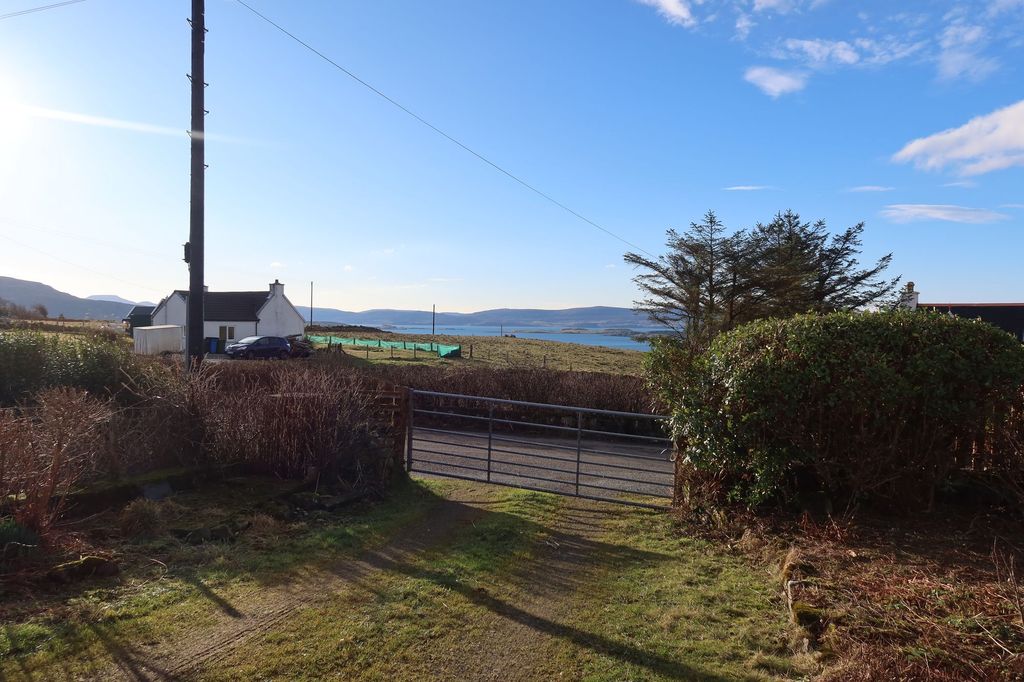 Property photo 3 of 53