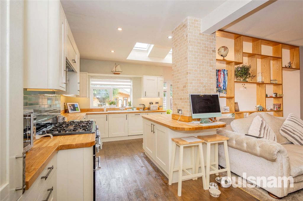 Property photo 2 of 36 Picture No. 17