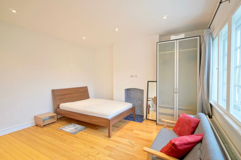 Property photo 2 of 7