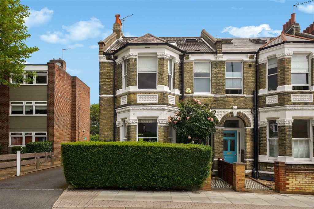 Property photo 1 of 20 Oakhill Road
