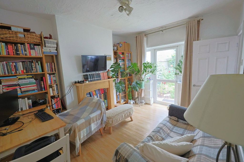 Property photo 2 of 6